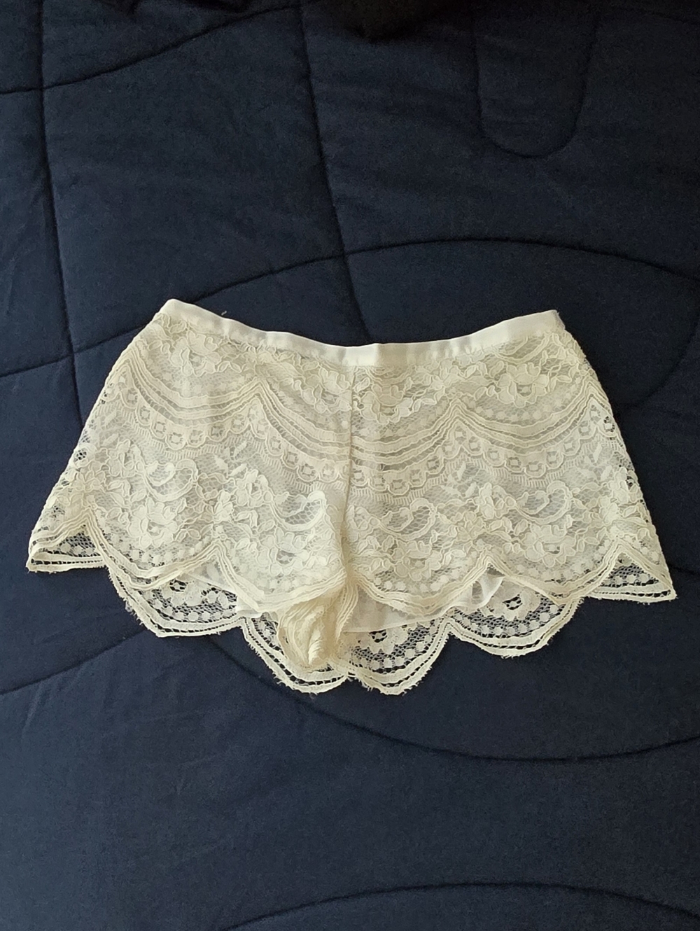 Flora Nikrooz Cream Lace Shorts Size S